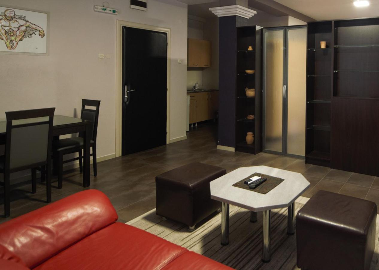 Hotel Ambasador Bitola Esterno foto