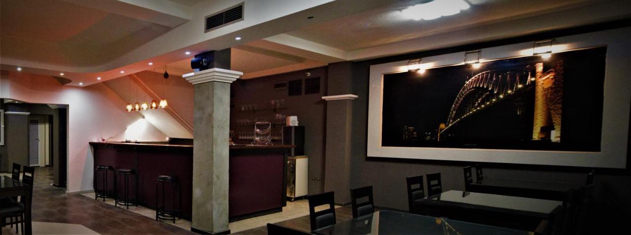Hotel Ambasador Bitola Esterno foto