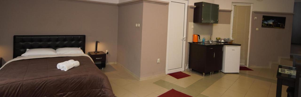 Hotel Ambasador Bitola Esterno foto