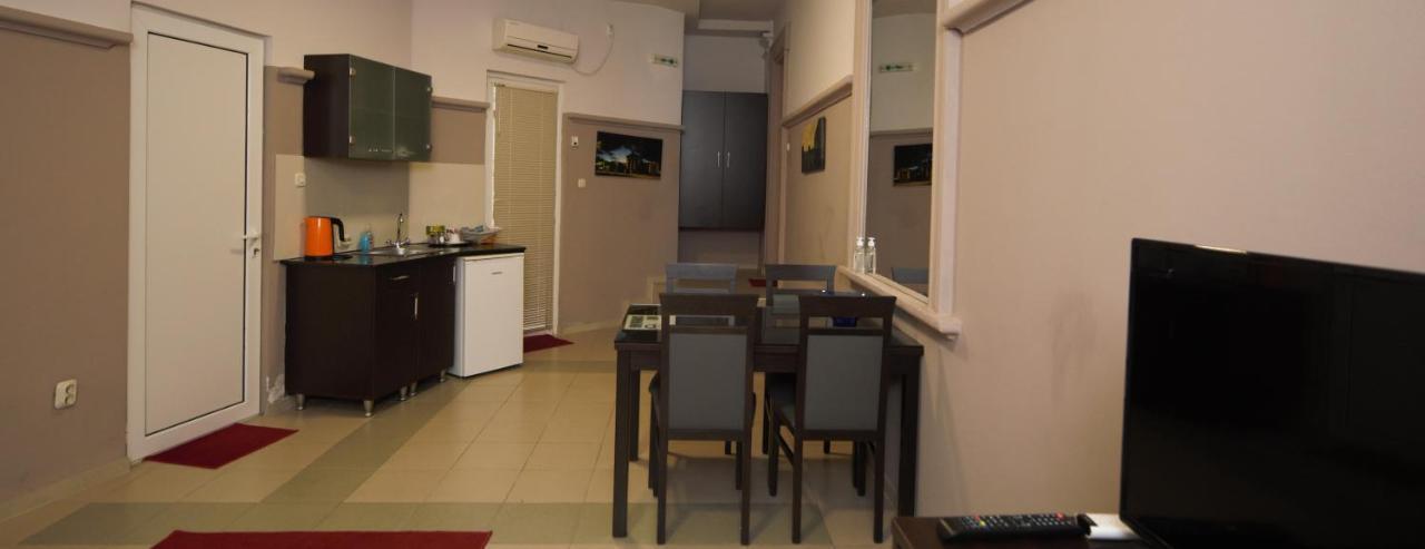 Hotel Ambasador Bitola Esterno foto