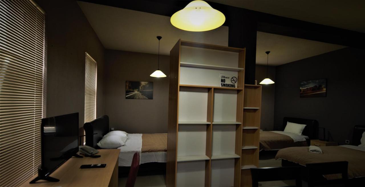 Hotel Ambasador Bitola Esterno foto